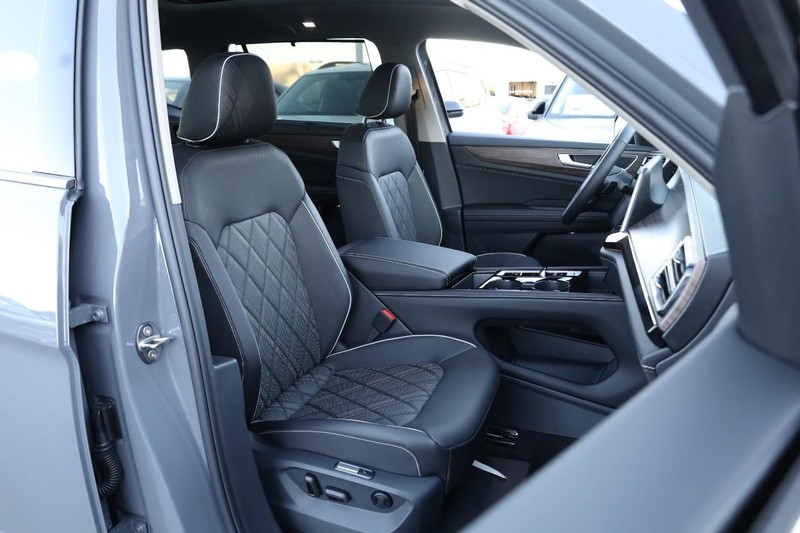 Volkswagen Atlas Vehicle Image 30