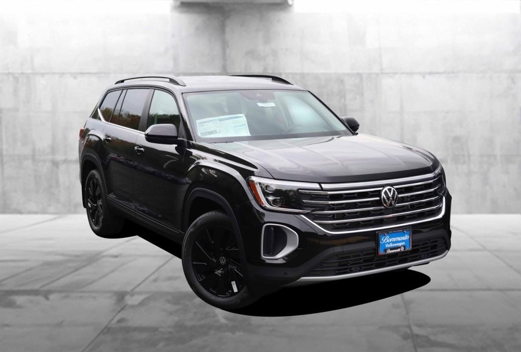 Volkswagen Atlas Vehicle Full-screen Gallery Image 2