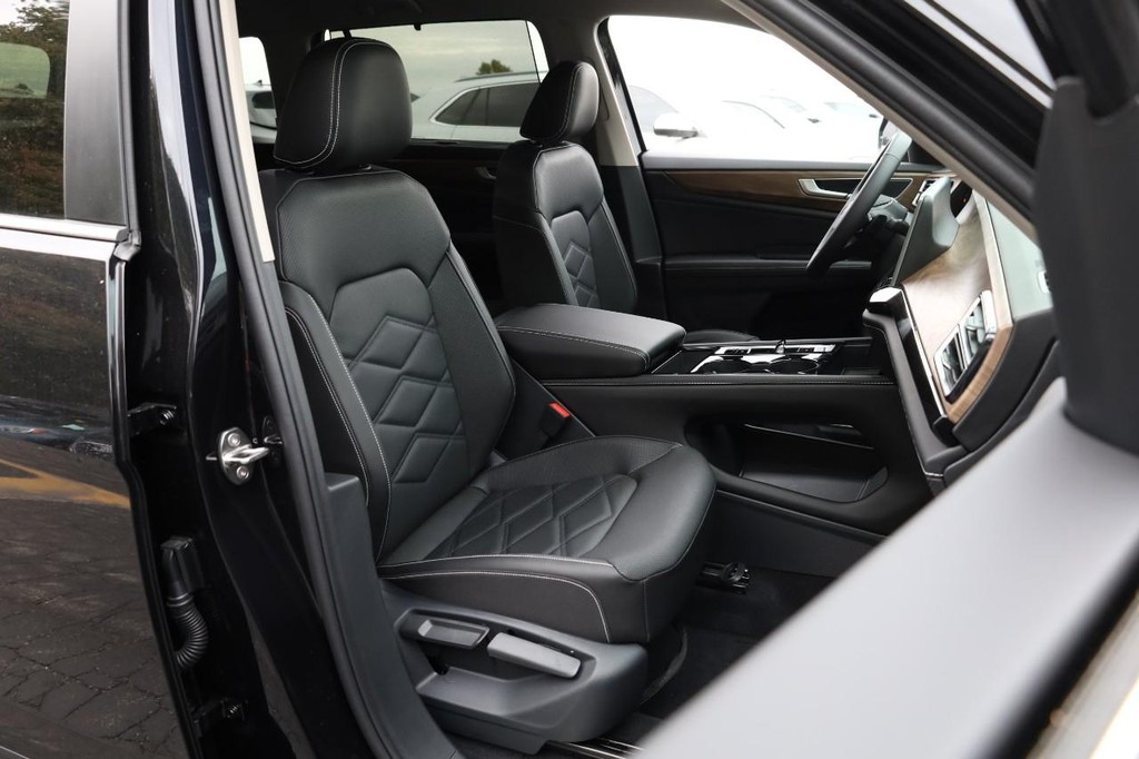 Volkswagen Atlas Vehicle Full-screen Gallery Image 28