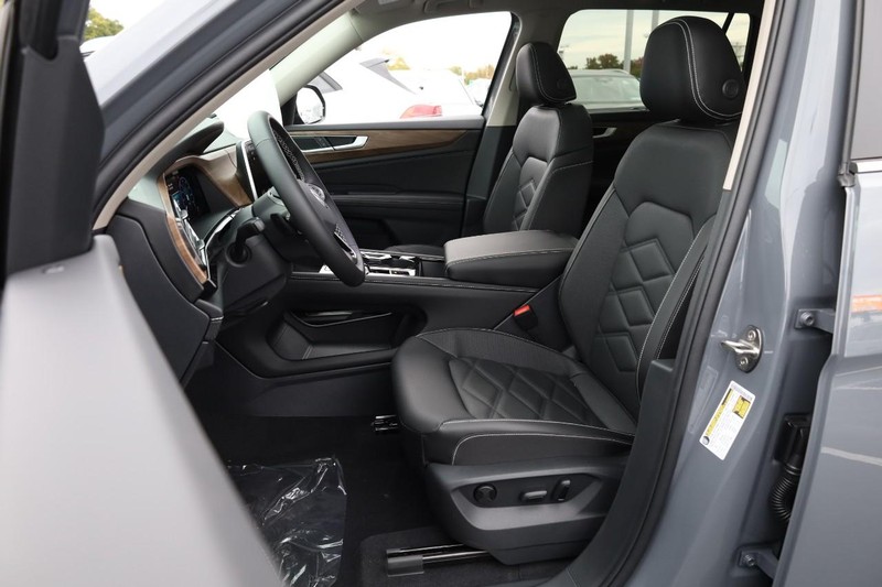 Volkswagen Atlas Vehicle Image 09