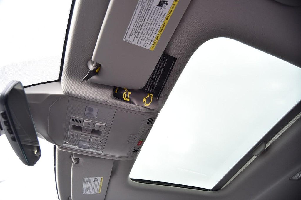 Volkswagen Jetta Vehicle Full-screen Gallery Image 22