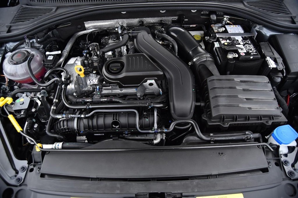 Volkswagen Jetta Vehicle Full-screen Gallery Image 25