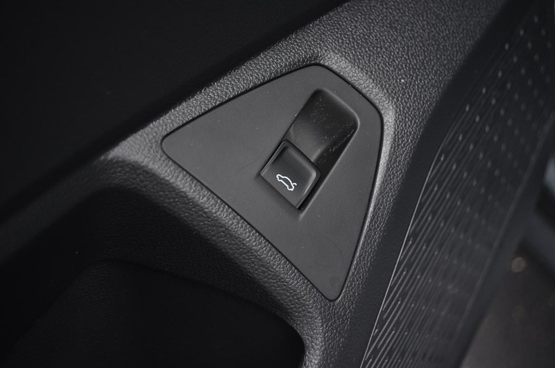 Volkswagen Jetta Vehicle Image 09