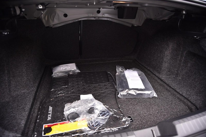 Volkswagen Jetta Vehicle Image 24