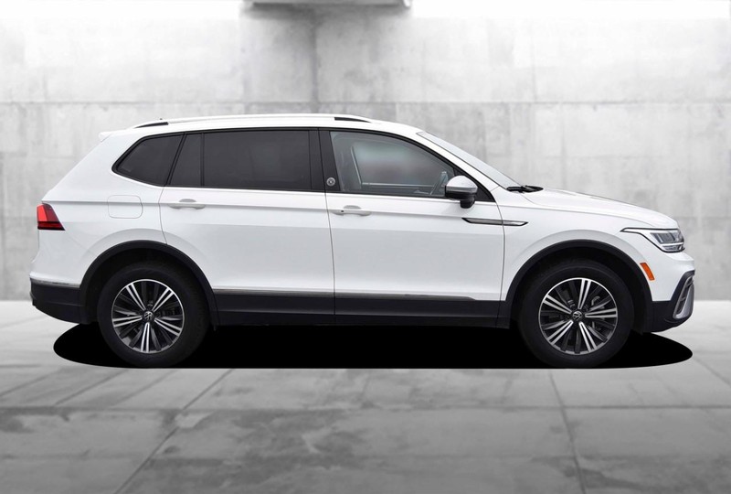 Volkswagen Tiguan Vehicle Full-screen Gallery Image 5