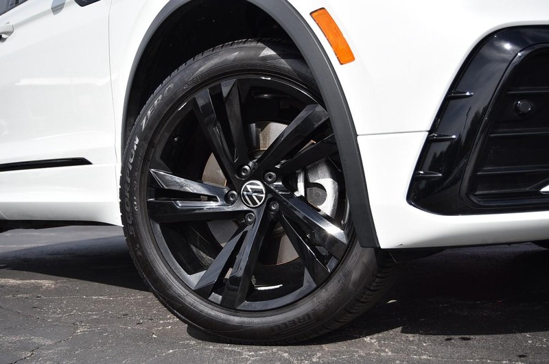 Volkswagen Tiguan Vehicle Image 03