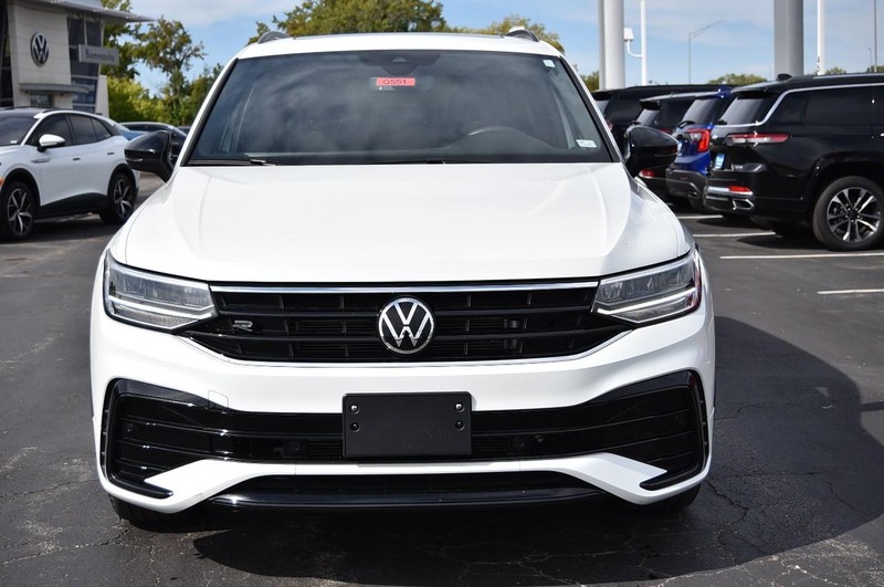 Volkswagen Tiguan Vehicle Image 04