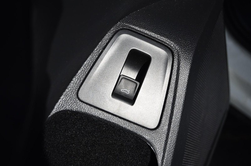 Volkswagen Tiguan Vehicle Image 09