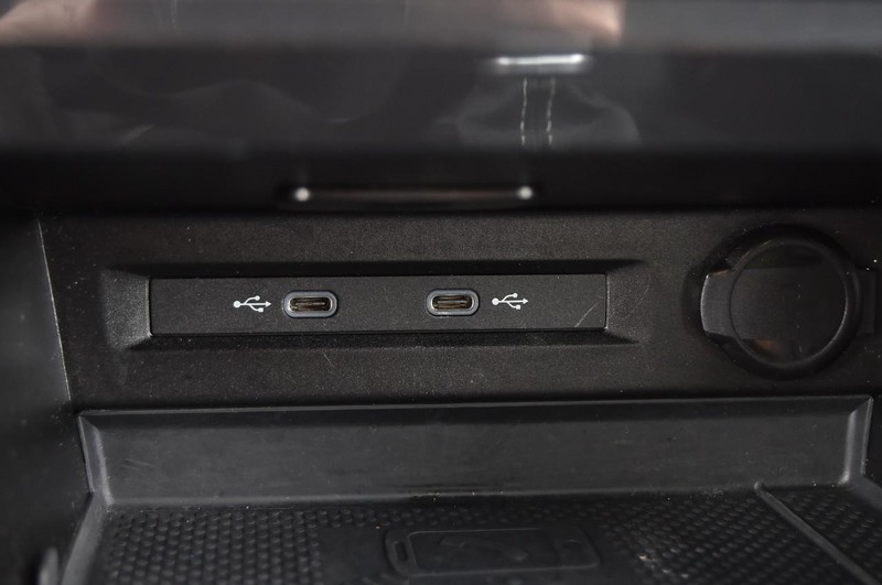 Volkswagen Tiguan Vehicle Image 16