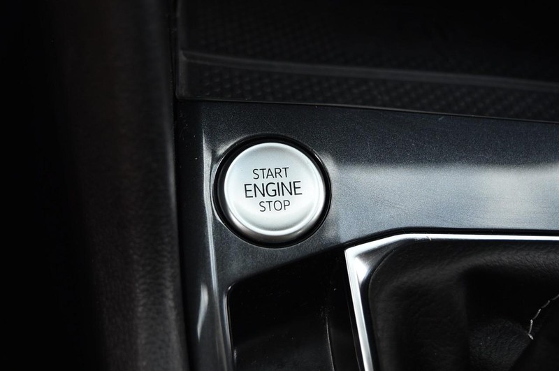 Volkswagen Tiguan Vehicle Image 17