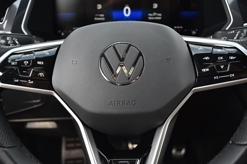 Volkswagen Tiguan Vehicle Image 18