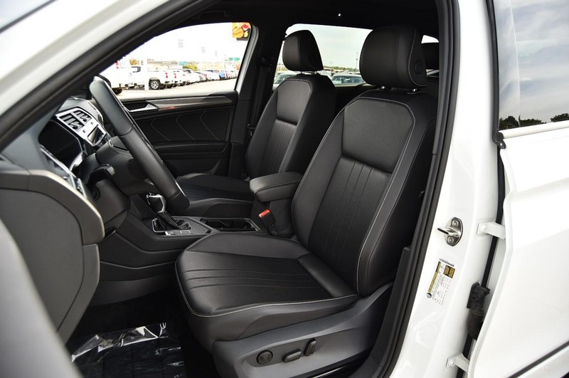 Volkswagen Tiguan Vehicle Image 19