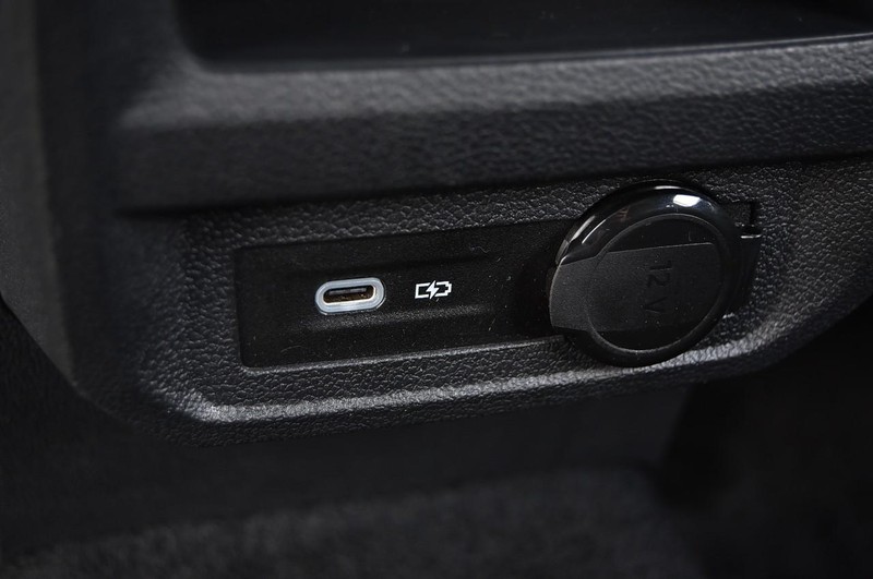 Volkswagen Tiguan Vehicle Image 24