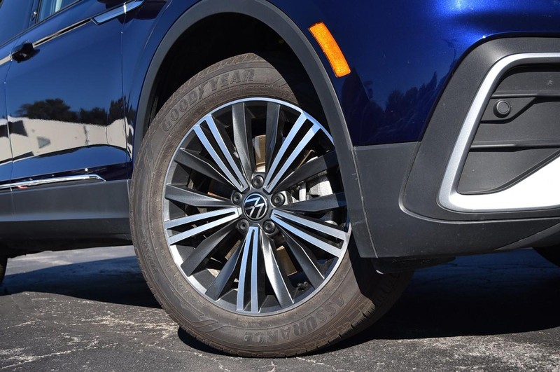 Volkswagen Tiguan Vehicle Image 03
