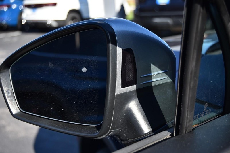 Volkswagen Tiguan Vehicle Image 10
