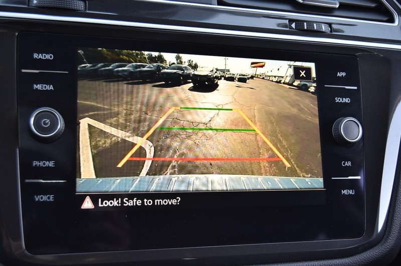 Volkswagen Tiguan Vehicle Image 13