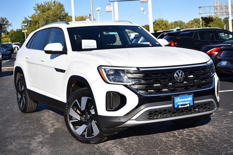 Volkswagen Atlas Cross Sport Vehicle Image 02