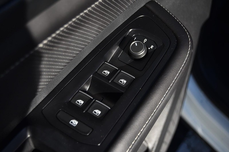 Volkswagen Atlas Cross Sport Vehicle Image 08