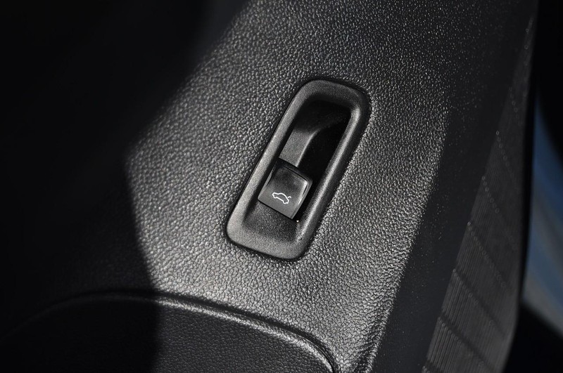 Volkswagen Atlas Cross Sport Vehicle Image 09