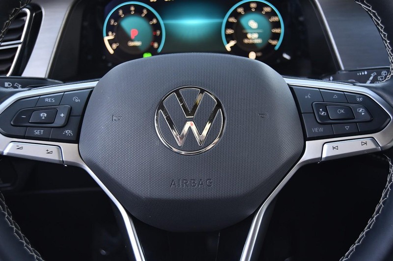 Volkswagen Atlas Cross Sport Vehicle Image 18