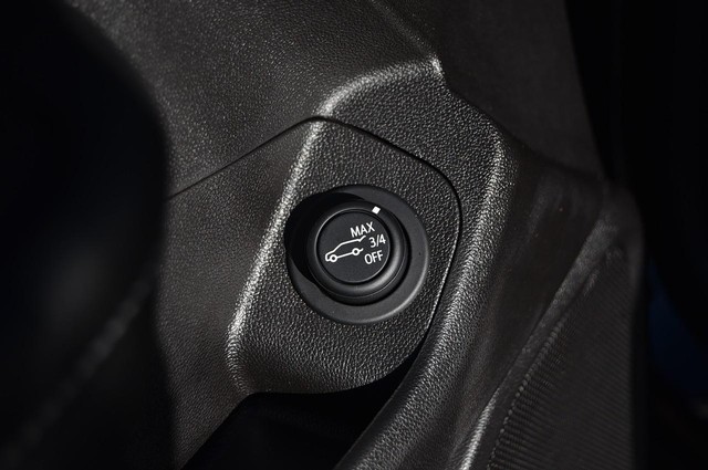 GMC Terrain Vehicle Image 09