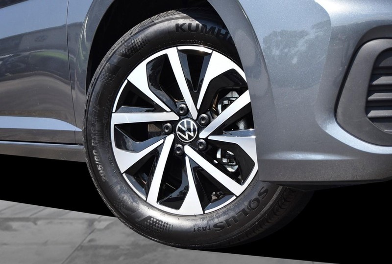 Volkswagen Jetta Vehicle Image 03