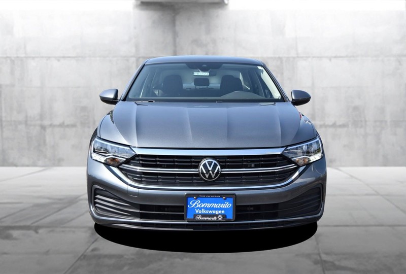 Volkswagen Jetta Vehicle Image 04