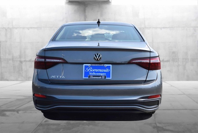 Volkswagen Jetta Vehicle Image 06