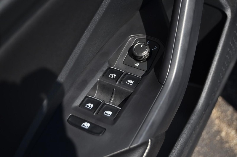 Volkswagen Jetta Vehicle Image 08