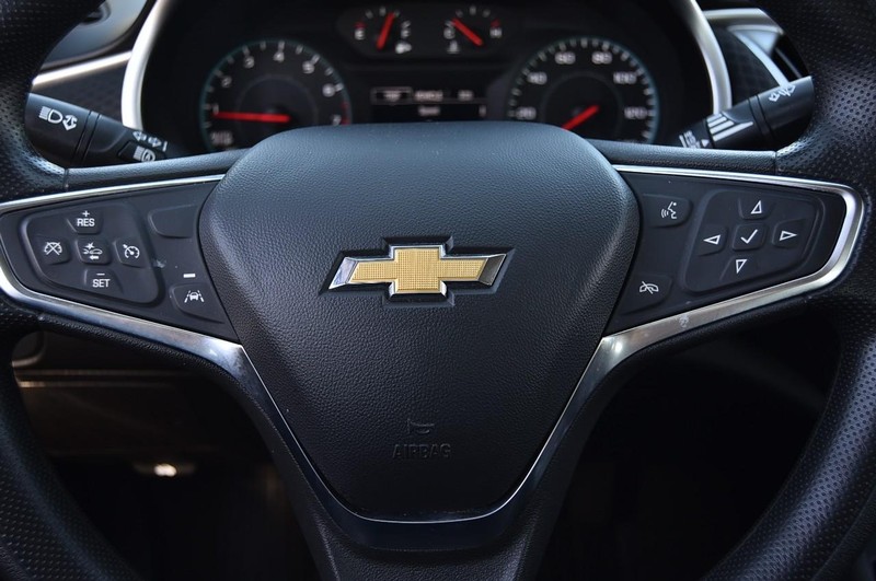 Chevrolet Malibu Vehicle Image 16