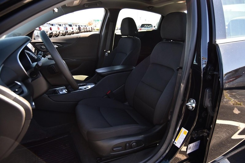 Chevrolet Malibu Vehicle Image 17
