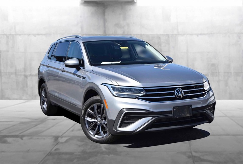 Volkswagen Tiguan Vehicle Image 02