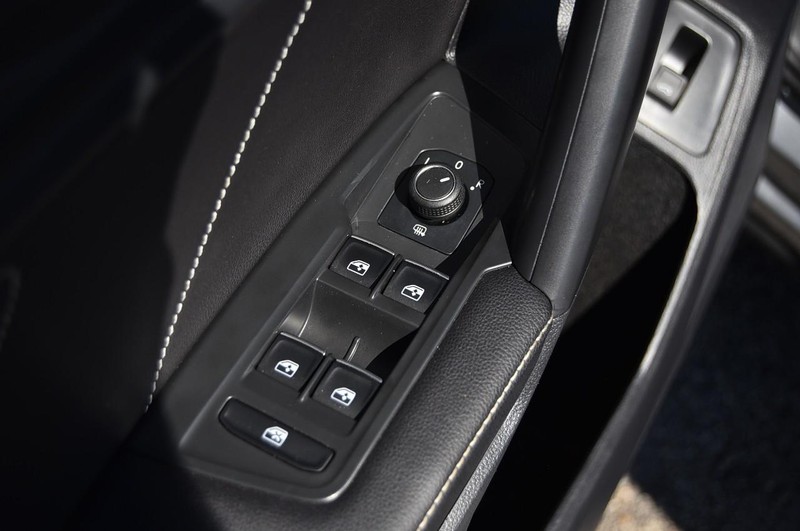 Volkswagen Tiguan Vehicle Image 08