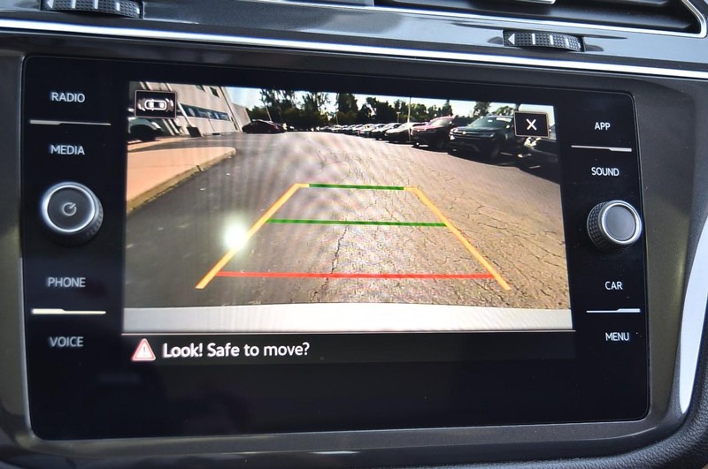 Volkswagen Tiguan Vehicle Image 13