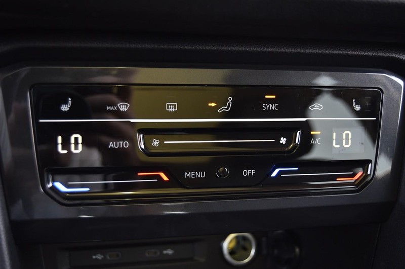 Volkswagen Tiguan Vehicle Image 15