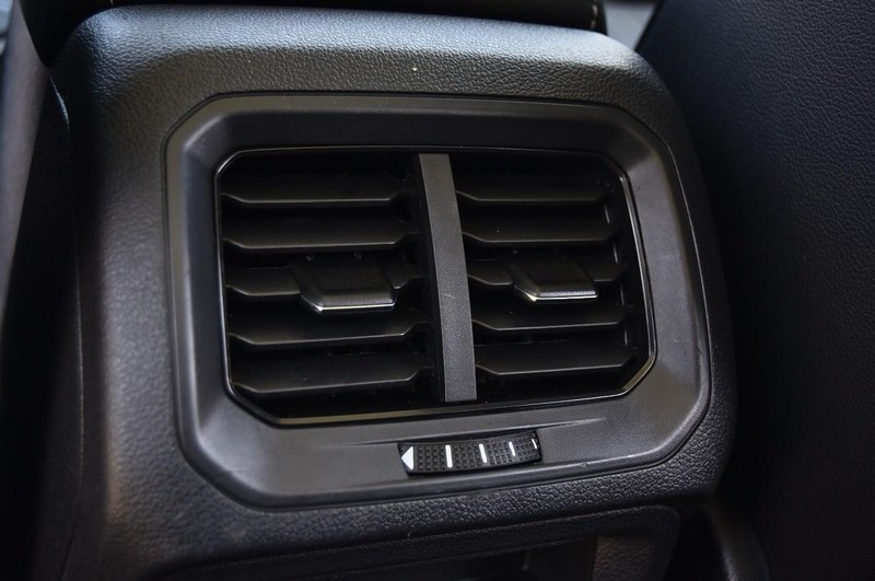 Volkswagen Tiguan Vehicle Image 23