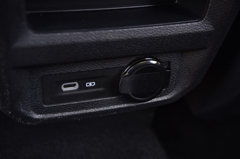 Volkswagen Tiguan Vehicle Image 24