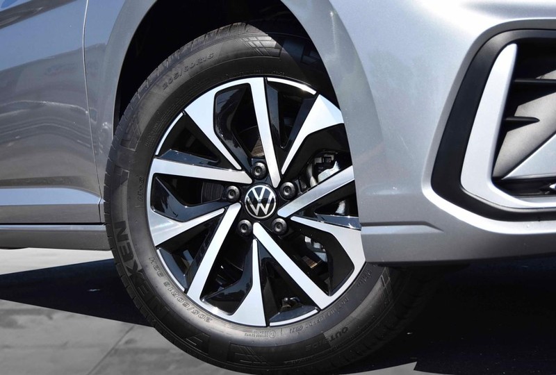 Volkswagen Jetta Vehicle Image 03