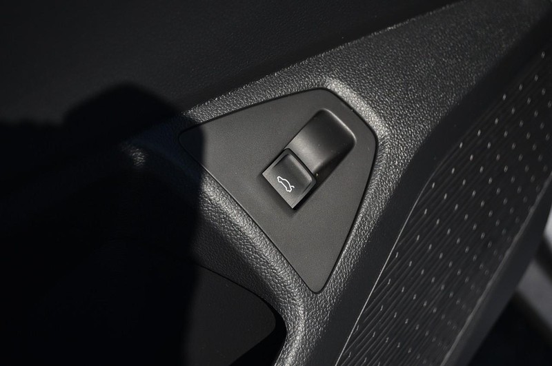 Volkswagen Jetta Vehicle Image 09