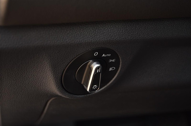 Volkswagen Jetta Vehicle Image 11