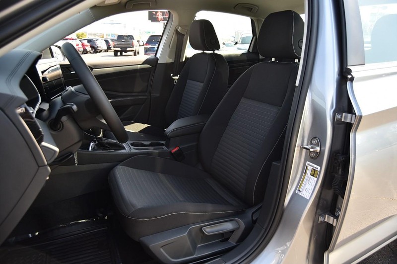 Volkswagen Jetta Vehicle Image 19