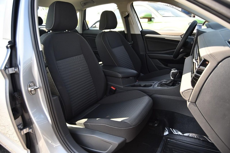 Volkswagen Jetta Vehicle Image 20