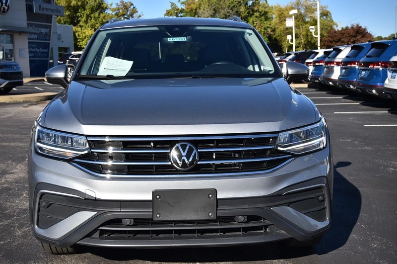 Volkswagen Tiguan Vehicle Image 04