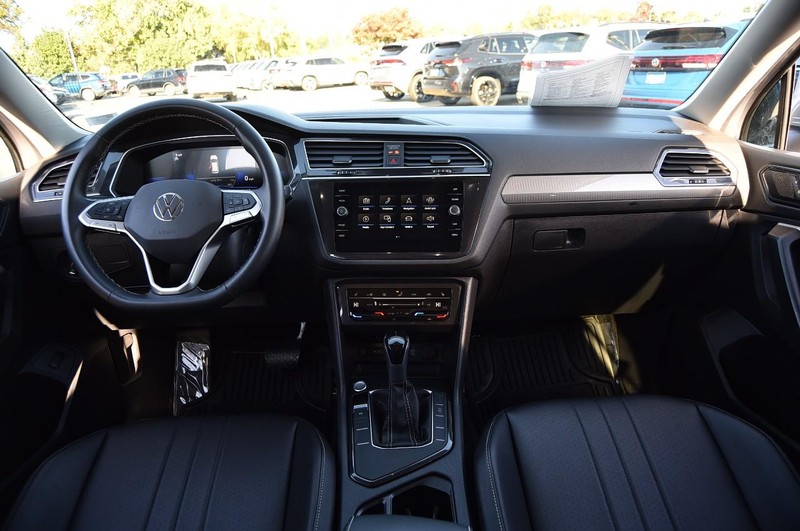 Volkswagen Tiguan Vehicle Image 07
