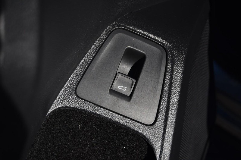 Volkswagen Tiguan Vehicle Image 09