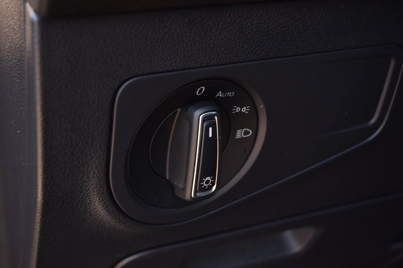 Volkswagen Tiguan Vehicle Image 11