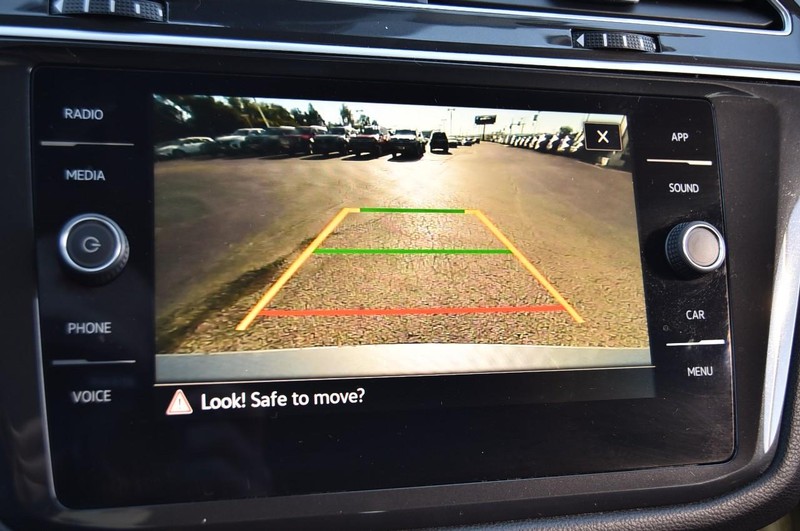 Volkswagen Tiguan Vehicle Image 13