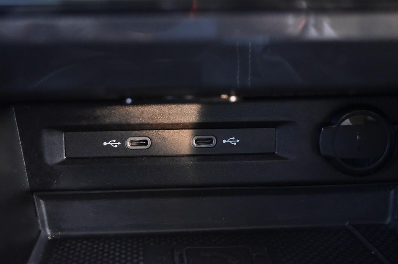 Volkswagen Tiguan Vehicle Image 16
