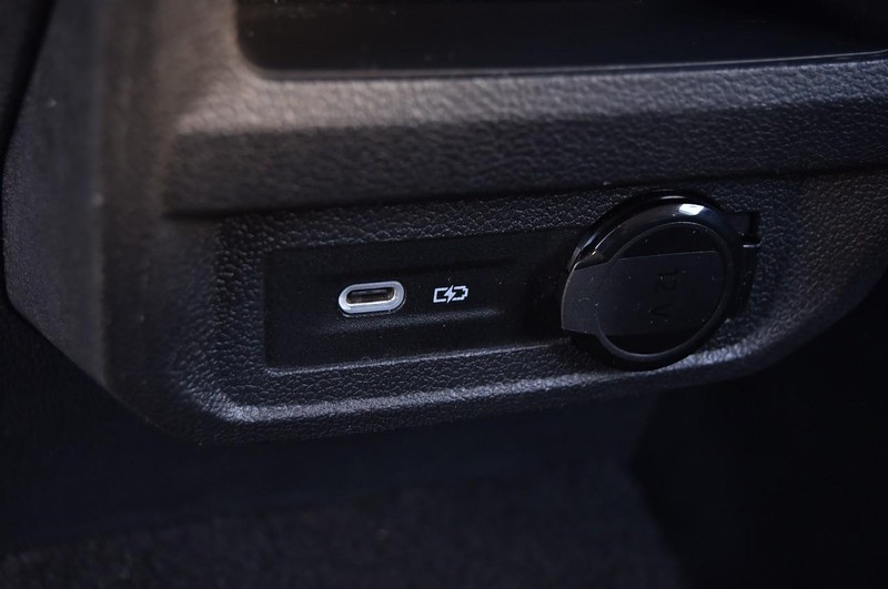 Volkswagen Tiguan Vehicle Image 23