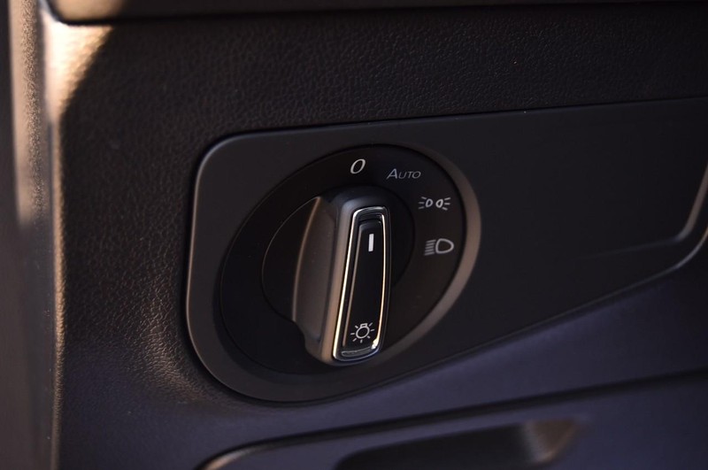 Volkswagen Tiguan Vehicle Image 11